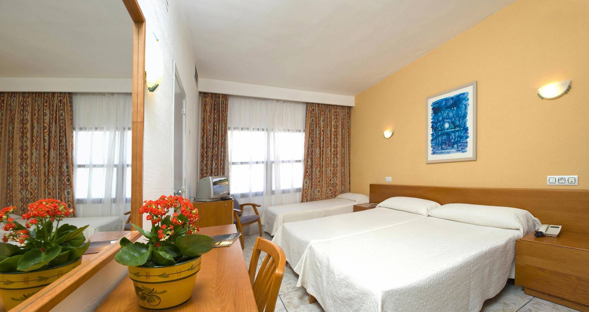 Sant Antoni de Portmany Hotel Tropical מראה חיצוני תמונה