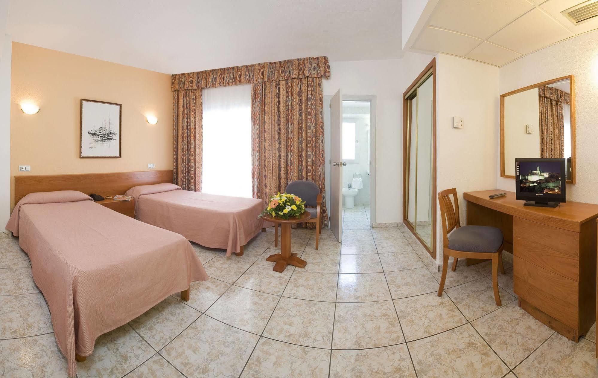 Sant Antoni de Portmany Hotel Tropical מראה חיצוני תמונה