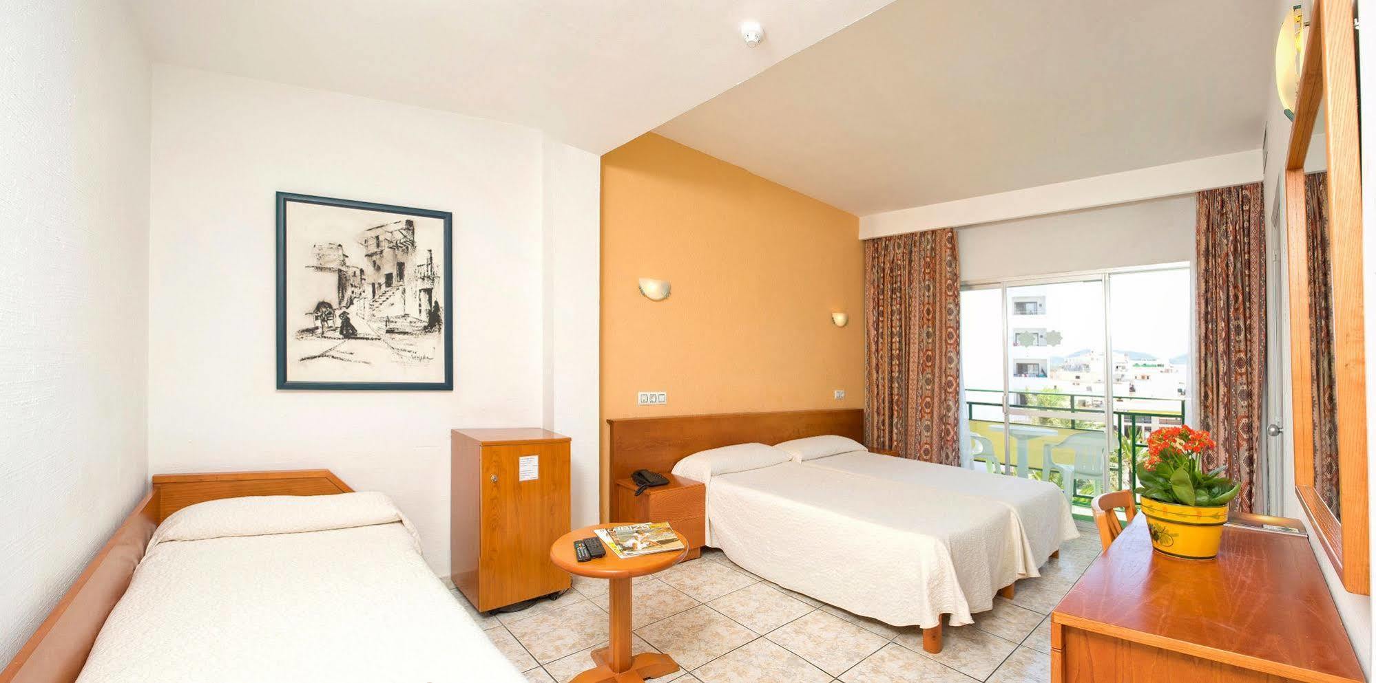 Sant Antoni de Portmany Hotel Tropical מראה חיצוני תמונה